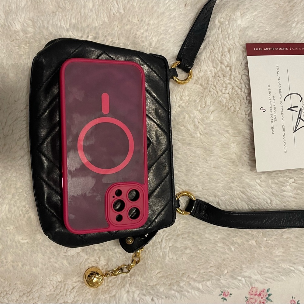 CHANEL Black Quilted Shoulder Bag - Picture 13 of 14